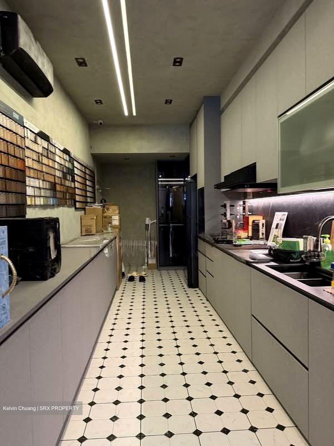Sims Avenue (D14), Shop House #593644781